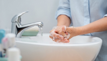 Strategy for the next stage of Covid-19 restrictions: strict domestic health measures and gradual easing of restrictions